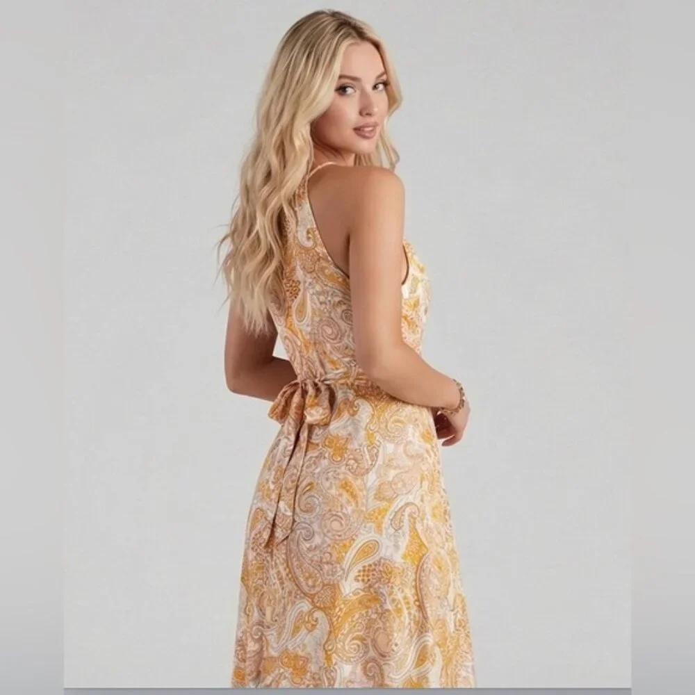 LAST ONE 🔥 Paisley Halter Neck Maxi Dress Yellow - Picture 4 of 9